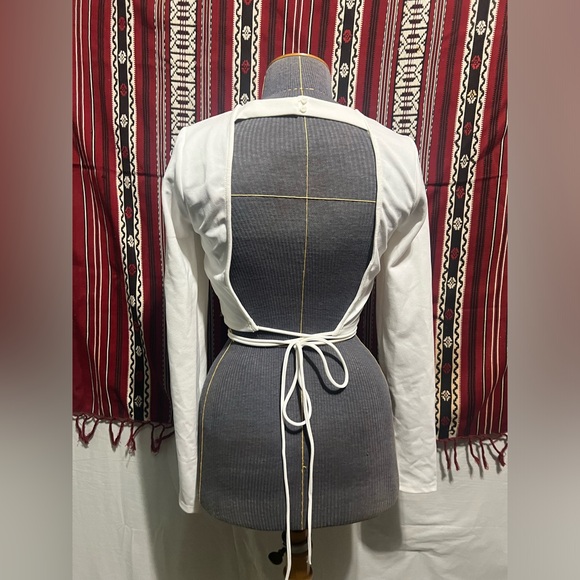 White crop top with back out and wrap around the waist straps - Picture 2 of 5